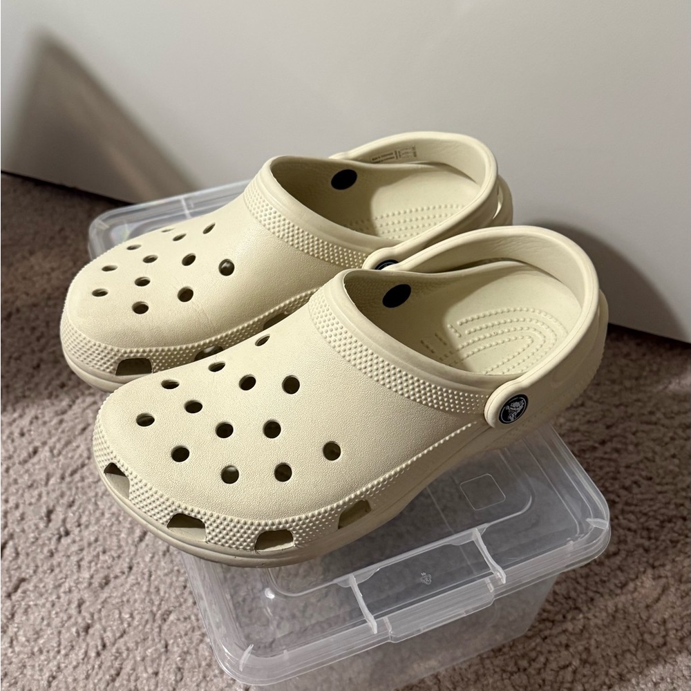 CROCS 6Y Light Beige